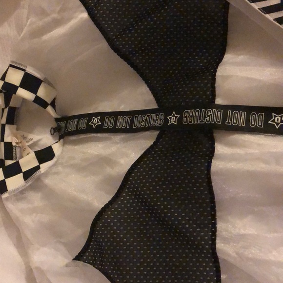 U O Medium pants and cover top - Picture 2 of 6